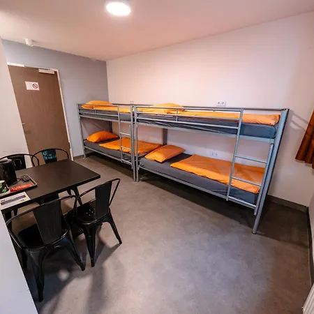 Neohostel