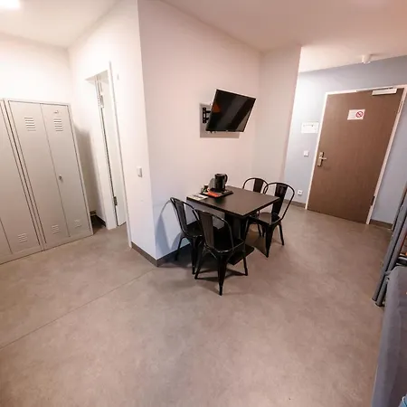 Neohostel