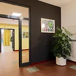 Neohostel *